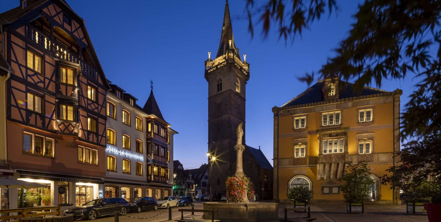 Place du marché devant l'Hôtel la diligence